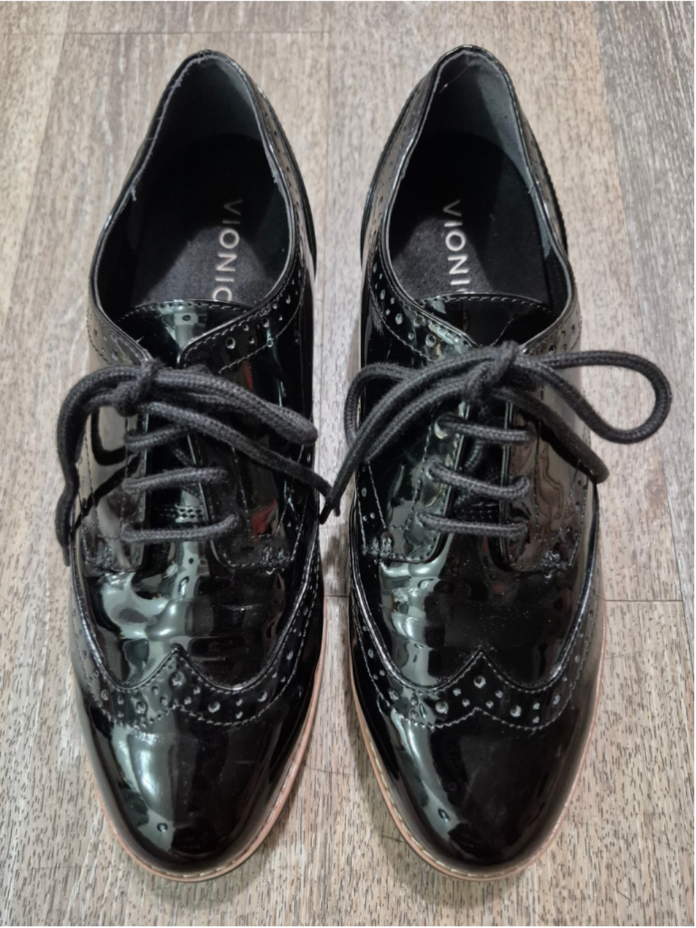 Women's Vionic Black Patent Leather Brogue Oxford Shoes 8.5
